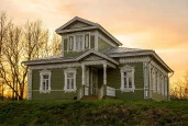 Нежилое здание площадью 90,2 кв. м,  земельный участок, площадью 696  кв.м: Ярославская обл., м.о. Переславль-Залесский, с. Глебовское, ул. Московская, д. 78